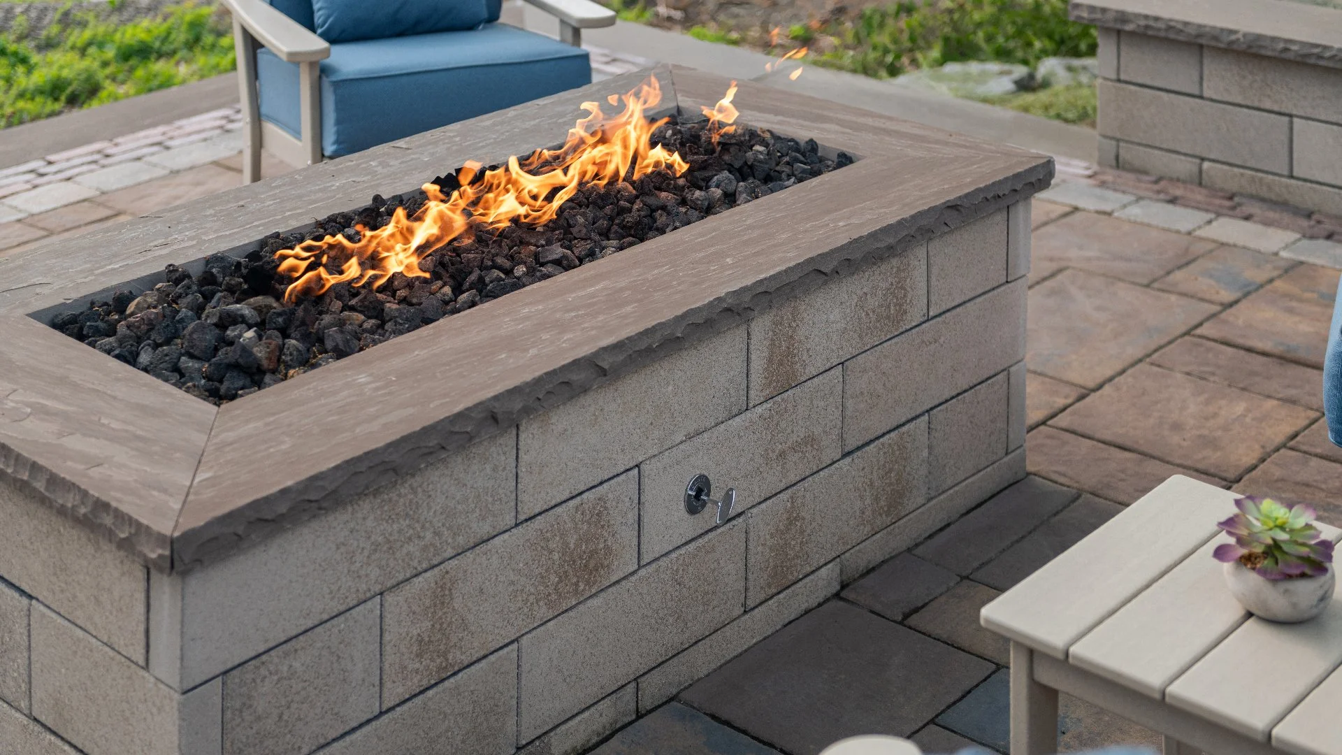Choosing Between Gas, Propane & Wood-Burning Fire Pits